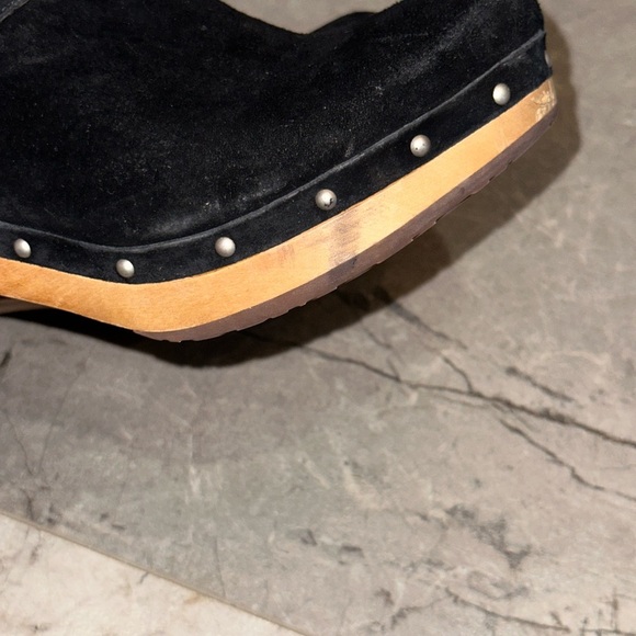 UGG Abbie Black Suede Wooden Clog Mules • Size 6 - Picture 8 of 11